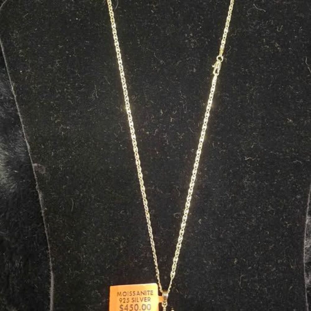 1.0CTW Moissanite Heart necklace